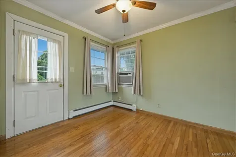 207 Sullivan Avenue Farmingdale NY 11735