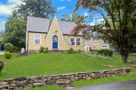 49 Lakeview Drive Putnam Valley NY 10579