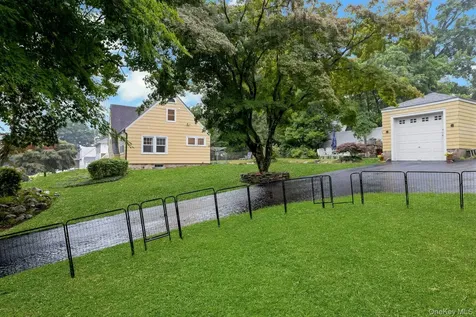 49 Lakeview Drive Putnam Valley NY 10579