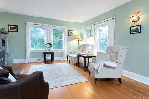 49 Lakeview Drive Putnam Valley NY 10579