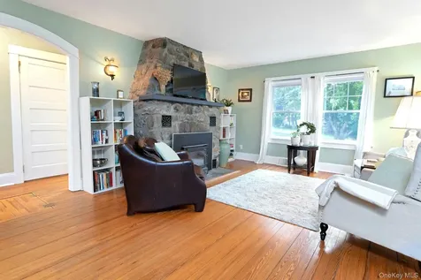 49 Lakeview Drive Putnam Valley NY 10579