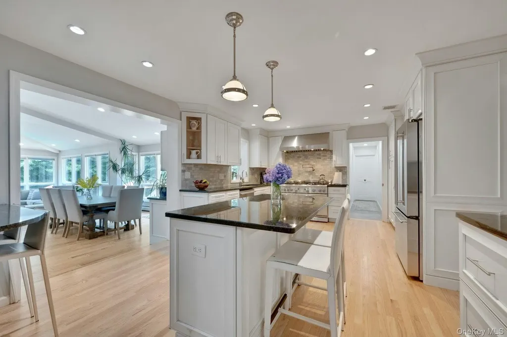16 Hearthstone Circle Scarsdale NY 10583