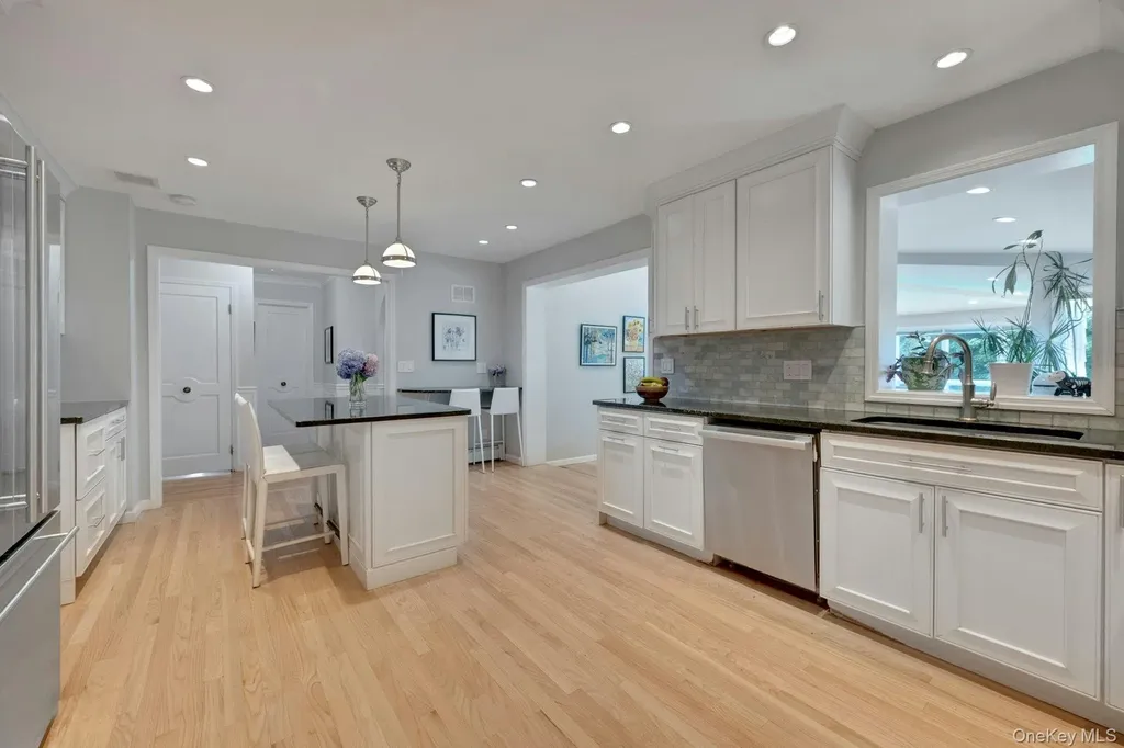 16 Hearthstone Circle Scarsdale NY 10583