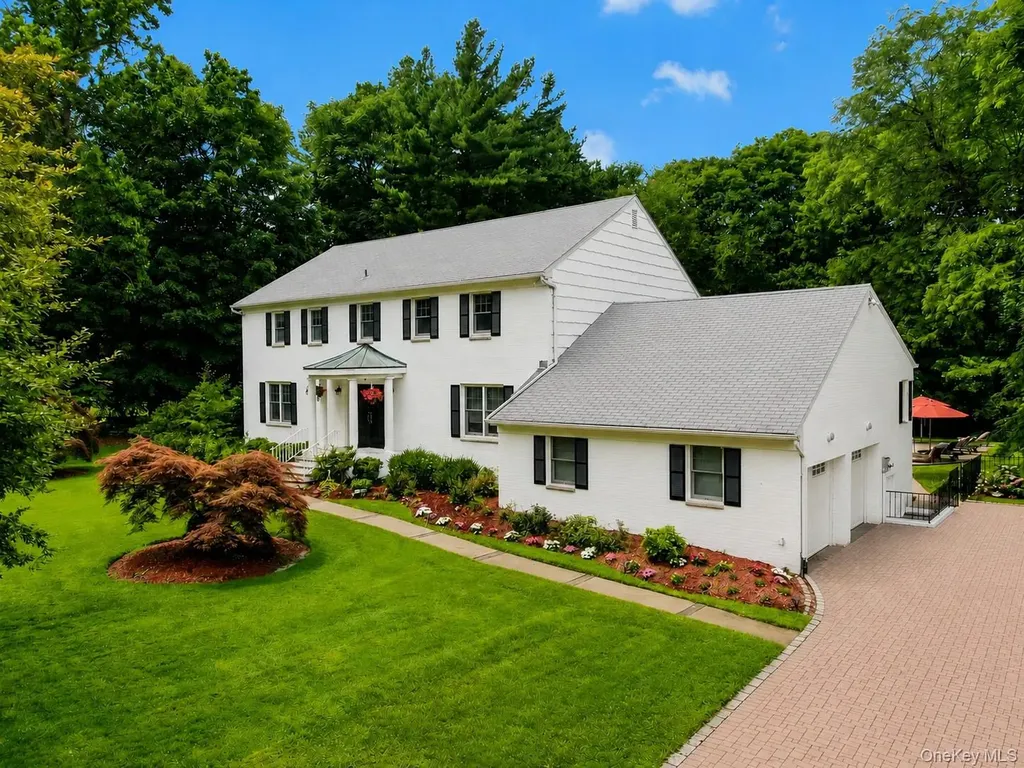16 Hearthstone Circle Scarsdale NY 10583