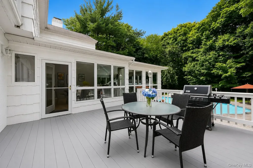 16 Hearthstone Circle Scarsdale NY 10583