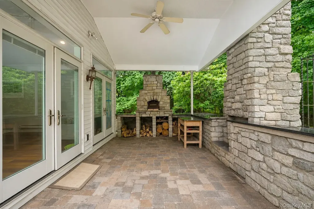 16 Hearthstone Circle Scarsdale NY 10583