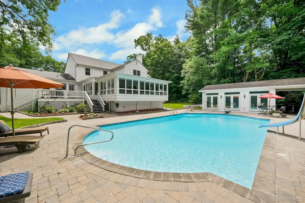 16 Hearthstone Circle Scarsdale NY 10583