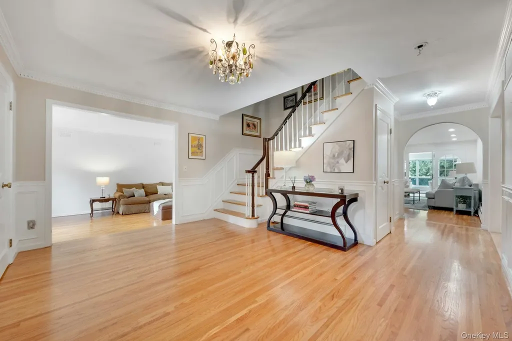 16 Hearthstone Circle Scarsdale NY 10583