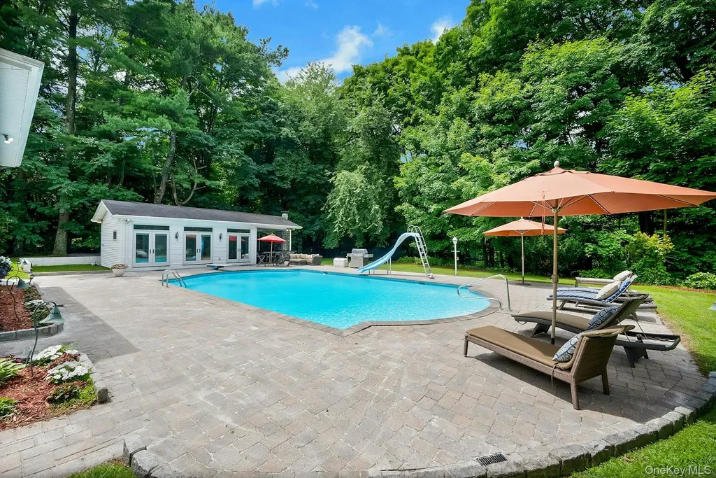16 Hearthstone Circle Scarsdale NY 10583