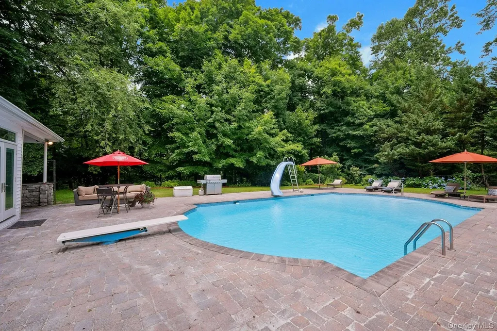 16 Hearthstone Circle Scarsdale NY 10583