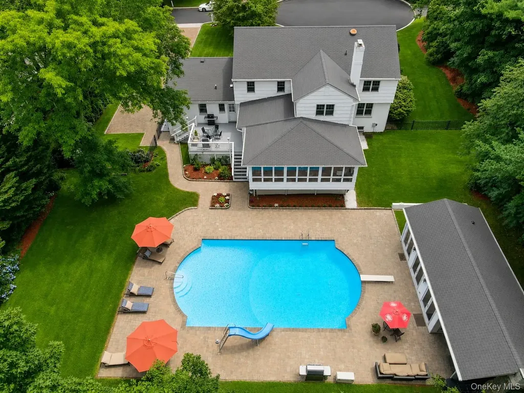 16 Hearthstone Circle Scarsdale NY 10583