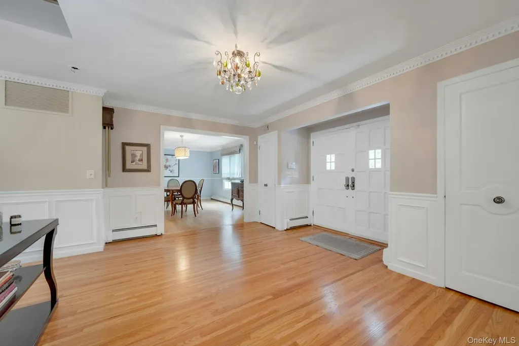 16 Hearthstone Circle Scarsdale NY 10583