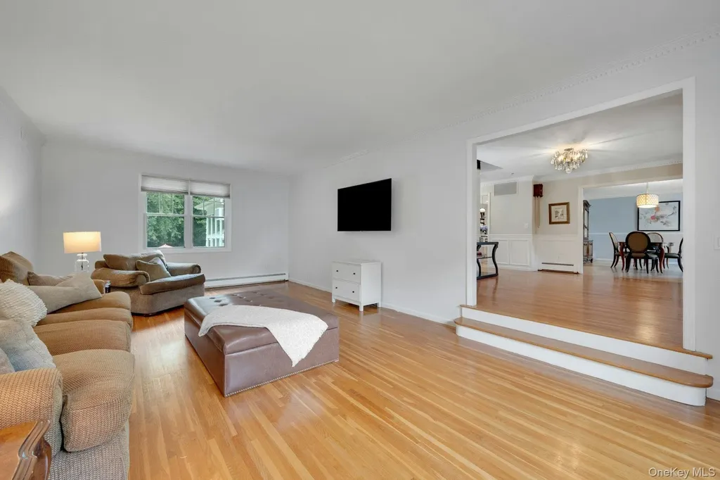 16 Hearthstone Circle Scarsdale NY 10583