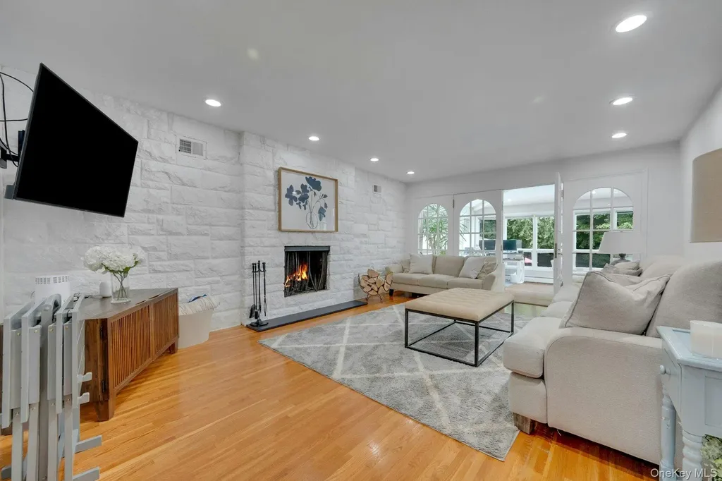 16 Hearthstone Circle Scarsdale NY 10583
