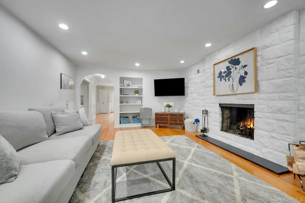 16 Hearthstone Circle Scarsdale NY 10583