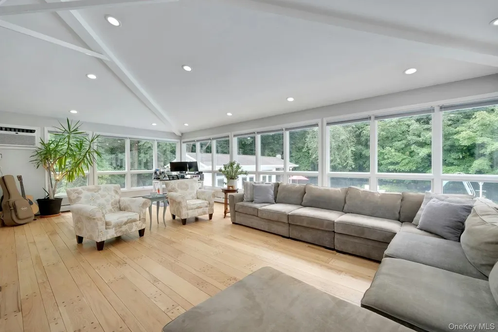 16 Hearthstone Circle Scarsdale NY 10583