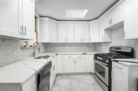 87 Susquehanna Avenue Great Neck NY 11021