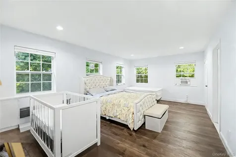 87 Susquehanna Avenue Great Neck NY 11021