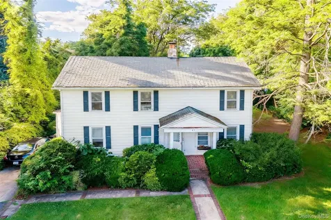 87 Susquehanna Avenue Great Neck NY 11021