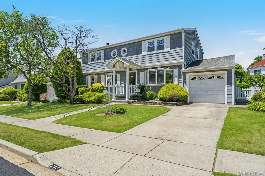 216 Gardner Avenue Jericho NY 11753