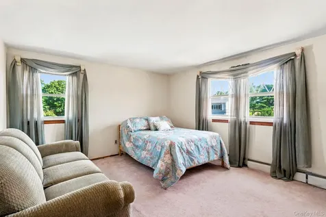 216 Gardner Avenue Jericho NY 11753