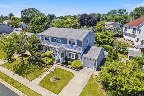 216 Gardner Avenue Jericho NY 11753