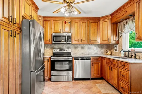 216 Gardner Avenue Jericho NY 11753