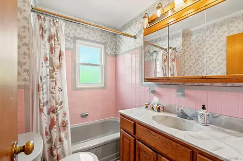 216 Gardner Avenue Jericho NY 11753