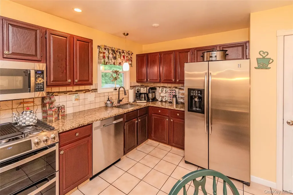 20 Kendell Drive Wappingers Falls NY 12590