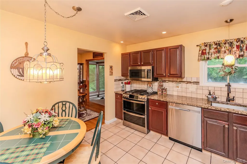 20 Kendell Drive Wappingers Falls NY 12590