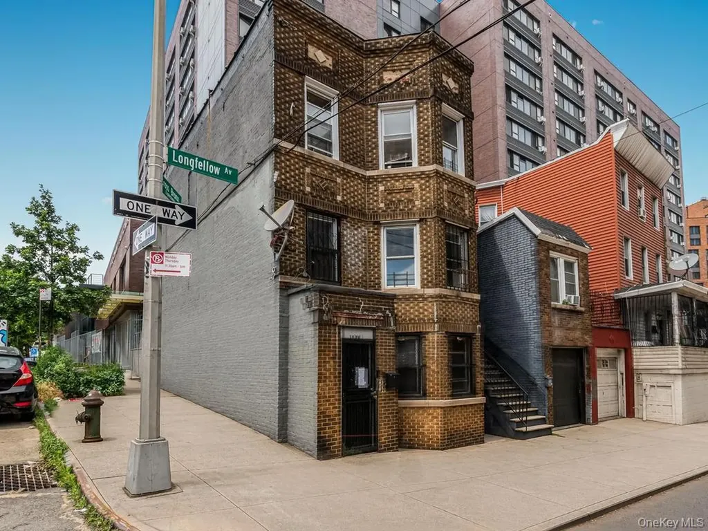 1893 Longfellow Avenue Bronx NY 10460