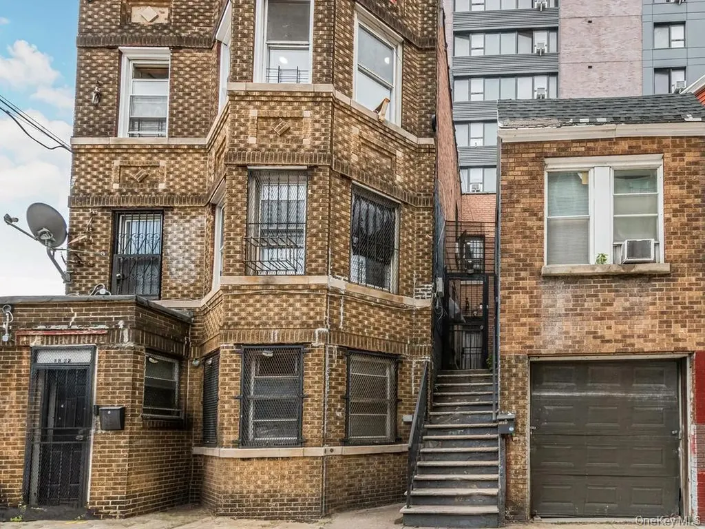 1893 Longfellow Avenue Bronx NY 10460