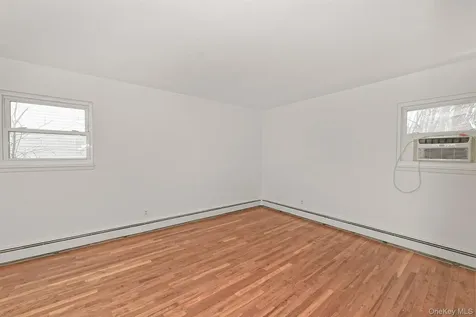 8 Harbor Hill Road Glen Cove NY 11542