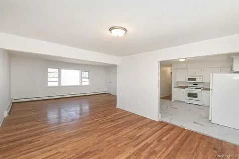 8 Harbor Hill Road Glen Cove NY 11542