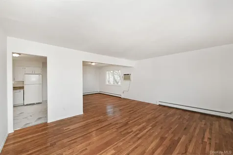 8 Harbor Hill Road Glen Cove NY 11542