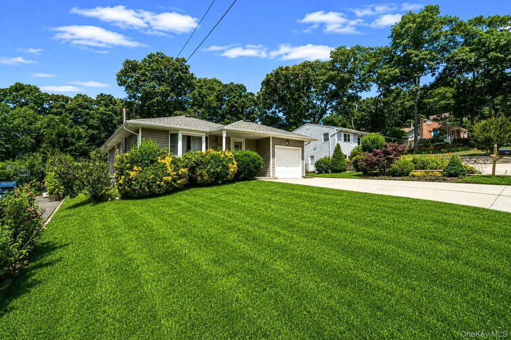390 Blue Point Road Farmingville NY 11738