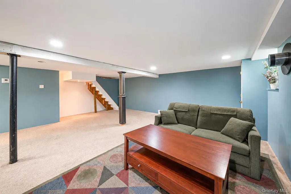 390 Blue Point Road Farmingville NY 11738