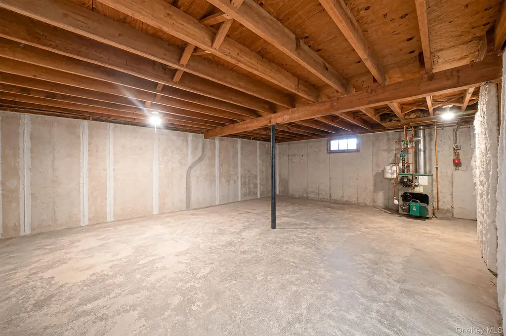 390 Blue Point Road Farmingville NY 11738