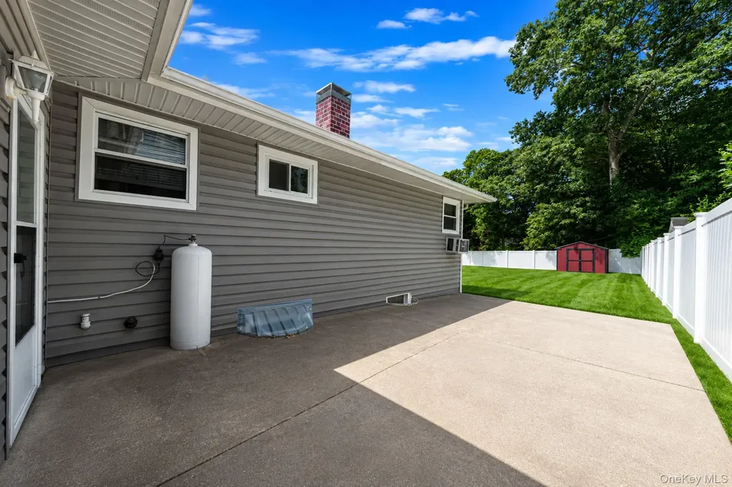 390 Blue Point Road Farmingville NY 11738