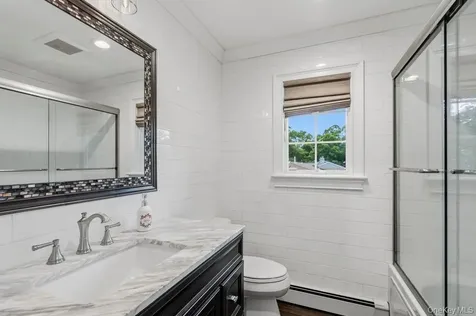 6 Colonial Gate Plainview NY 11803