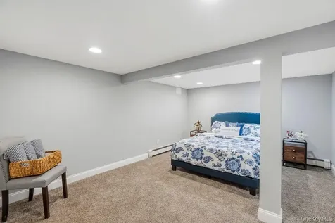 6 Colonial Gate Plainview NY 11803