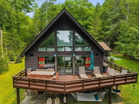 25 Waters Edge Drive White Lake NY 12786