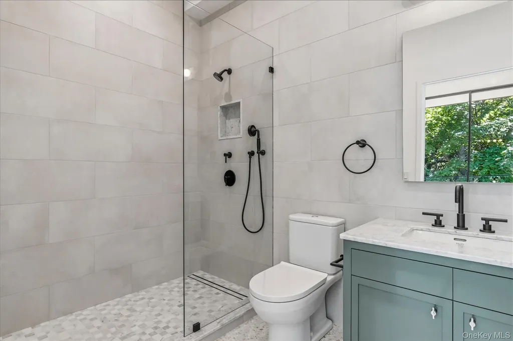 28 Watch Way Lloyd Harbor NY 11743