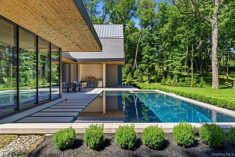 28 Watch Way Lloyd Harbor NY 11743