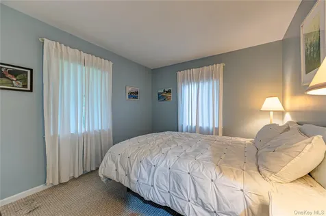 8 Woodvale Drive Laurel Hollow NY 11791