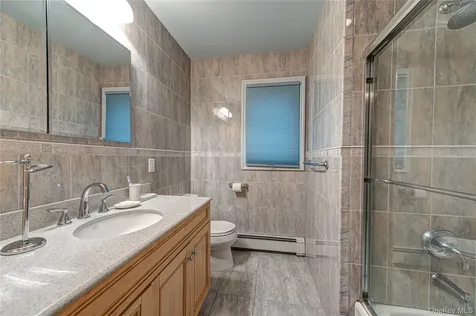 8 Woodvale Drive Laurel Hollow NY 11791