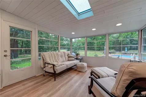 8 Woodvale Drive Laurel Hollow NY 11791