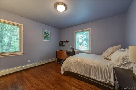 8 Woodvale Drive Laurel Hollow NY 11791