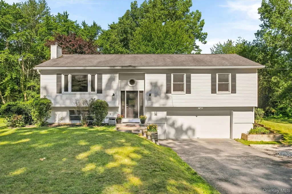74 Peach Road Poughkeepsie NY 12601