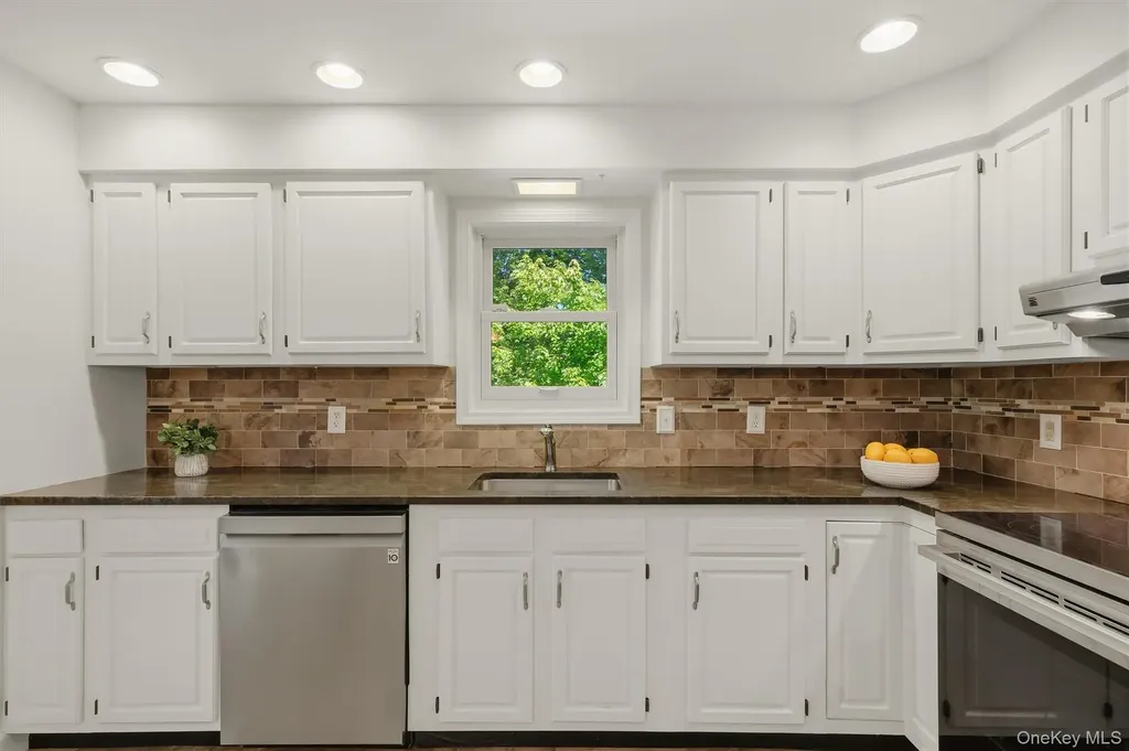 74 Peach Road Poughkeepsie NY 12601